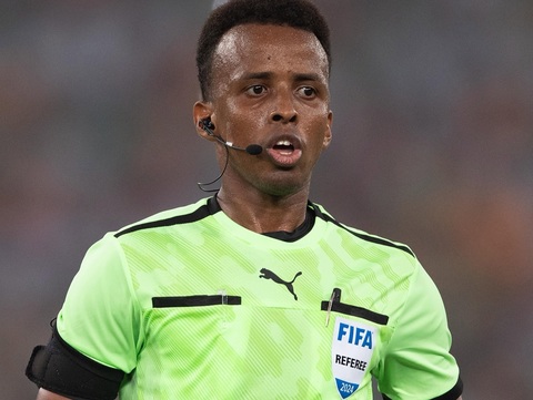 Fotbal: Privat de Cupa Mondială, arbitrul somalez Omar Artan va arbitra Supercupa Europei