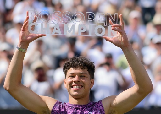 Tenis: Shelton a câştigat primul său titlu pe iarbă, la Stuttgart / Majchrzak, triumfător la ‘s-Hertogenbosch