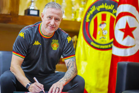 Fotbal: Laurenţiu Reghecampf a revenit la Esperance de Tunis