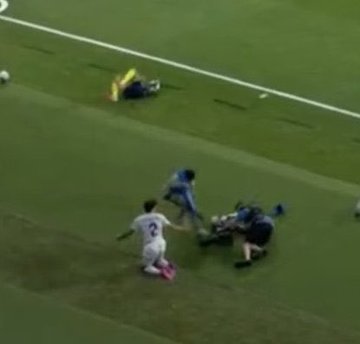 Cupa Mondială 2026: Abdukodir Khusanov (Uzbekistan) a doborât un cameraman la meciul cu Columbia - VIDEO