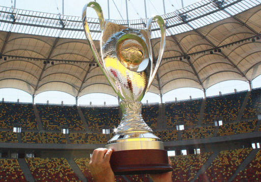 Supercupa, deschiderea oficială a noului sezon fotbalistic în România, se joacă duminică. Trofeul este disputat de Universitatea Craiova şi Universitatea Cluj