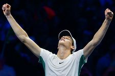 Wimbledon: Campionul en titre Jannik Sinner l-a învins pe Djokovic şi va juca finala împotriva lui Zverev