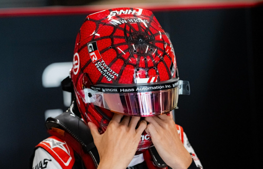 Formula 1: Esteban Ocon va purta în următoarele curse o cască cu model Spider-Man / Pilotul l-a întâlnit pe actorul Tom Holland - VIDEO