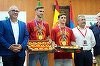 Cadou original pentru Fabian Ruiz şi Gavi. Au primit greutatea lor în...roşii - VIDEO