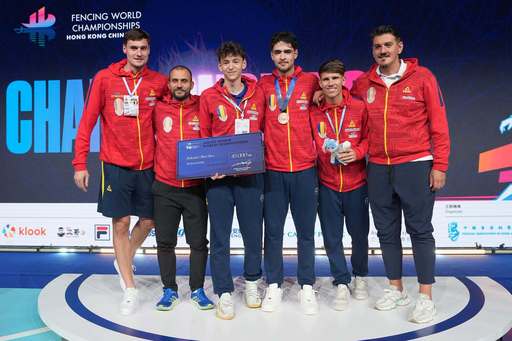 Scrimă: Echipa masculină de sabie a României va lupta pentru bronz la Campionatul Mondial de la Hong-Kong