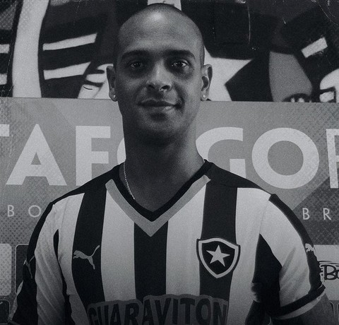 Fotbal: Un fost jucător brazilian a murit strivit de un zid în timpul unei furtuni la Rio