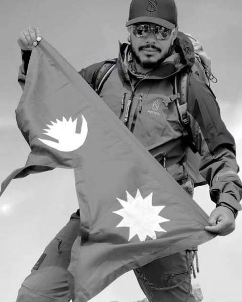 Renumitul alpinist Nirmal Purja a murit, după ce a fost prins de avalanşă pe vârful Broad Peak din Pakistan