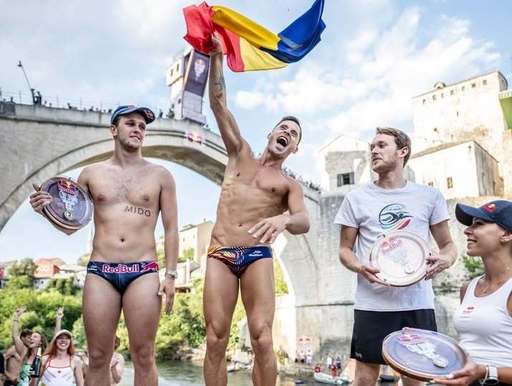 High Diving: Constantin Popovici a câştigat etapa Red Bull Cliff Diving World Series de la Mostar