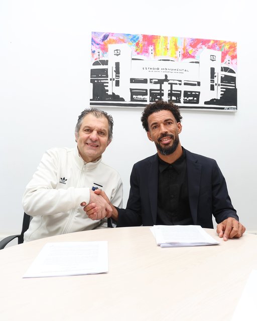 Vozinha, portarul naţionalei din Capul Verde, devenit vedetă la Cupa Mondială, a semnat cu echipa Colo-Colo din Chile