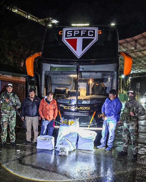 Fotbal: Aproape 100 de kilograme de marijuana descoperite într-un autocar în culorile São Paulo FC, care urma să asigure deplasarea echipei