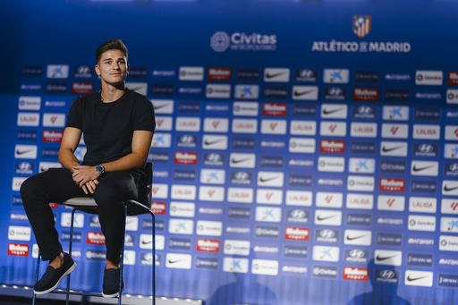 Julian Alvarez a solicitat o reuniune de urgenţă cu preşedintele clubului Atletico. Jucătorul vrea să plece la FC Barcelona