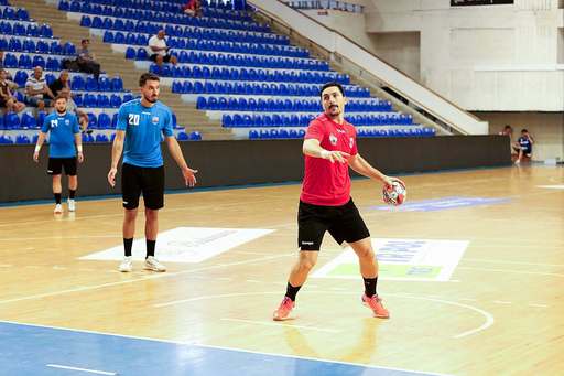 Handbal masculin: HC Buzău, a doua finalistă a Supercupei, după prelungiri şi 14 aruncări de la 7 metri cu CSM Bucureşti