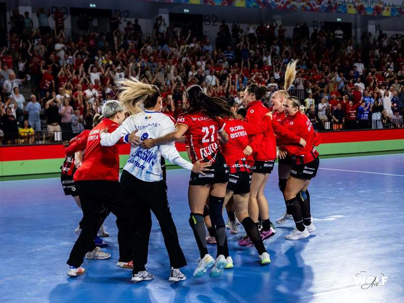 Handbal feminin: Campioana Gloria Bistrița câștigă Supercupa României în fața propriilor fani