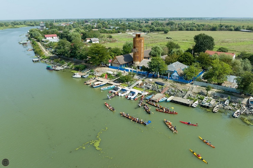 https://i0.1616.ro/media/2/2701/33670/22665885/2/sosirea-la-muzeu.jpg