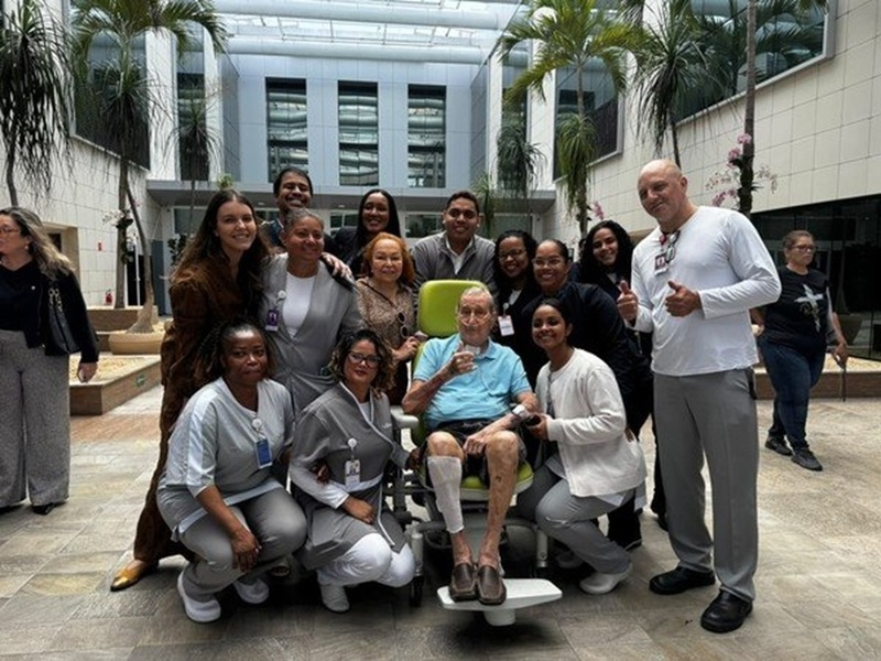 Fostul selecţioner al Braziliei, Carlos Alberto Parreira, a fost externat după trei luni petrecute în spital