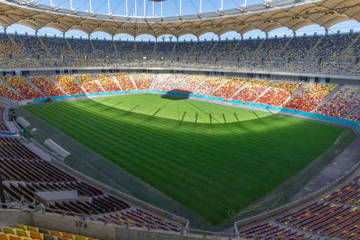 Primăria Capitalei a pregătit gazonul de pe Arena Naţională pentru partidele de fotbal/ Primul meci al sezonului, în 14 septembrie, între FCSB şi Petrolul Ploieşti/ Cum arată arena FOTO