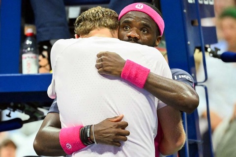 Frances Tiafoe a revenit după ce a fost condus cu două seturi şi l-a învins pe Michelsen, calificându-se în semifinalele US Open / La final, Michelsen a plâns pe umărul învingătorului / "Ştiu cât de mult doare" - VIDEO