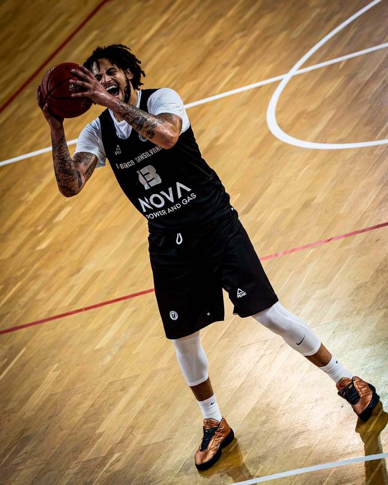 Baschet masculin: Tofaş Bursa – U BT Cluj, scor 93-94, în primul meci amical la Gloria Cup din Istanbul