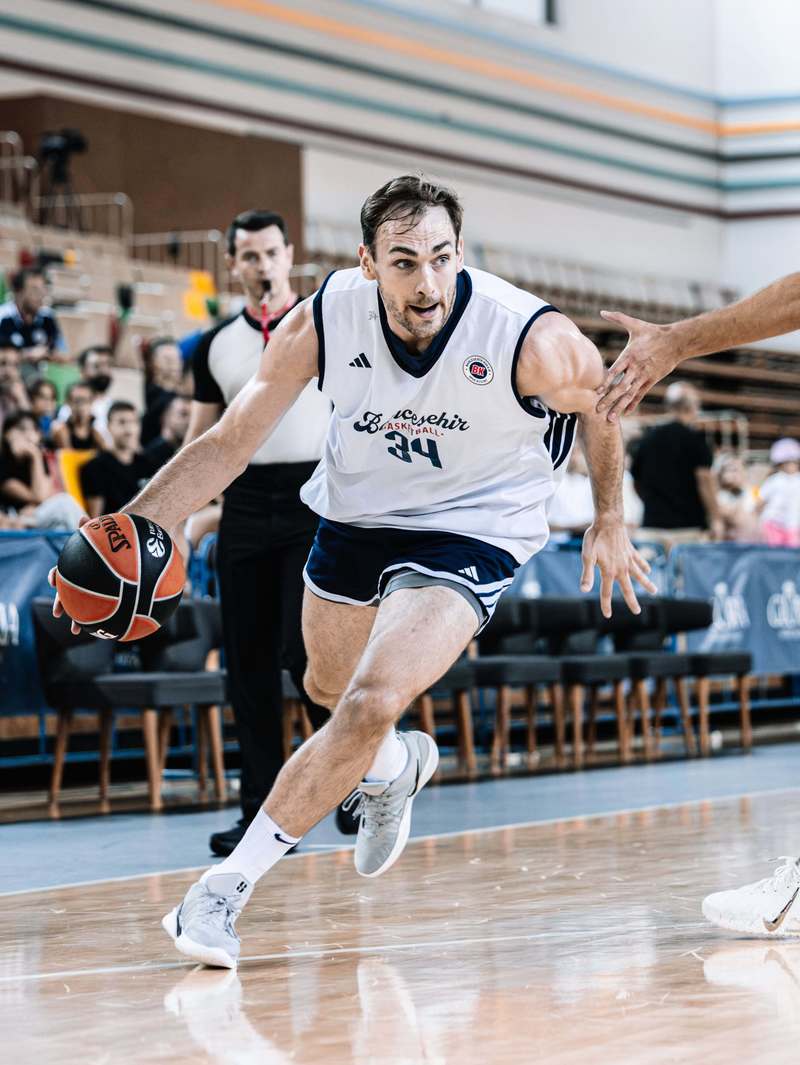 Baschet masculin: Bahçeşehir – U BT Cluj, scor 76-85, în meci amical la Gloria Cup, de la Istanbul