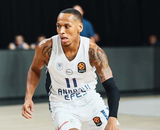 Baschet masculin: Anadolu Efes Istanbul - U BT Cluj, scor 87-69, în meci amical la Gloria Cup, de la Istanbul