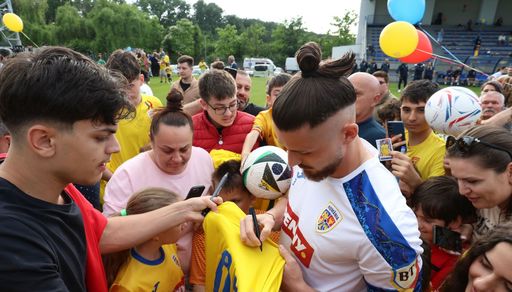 Naţionala de fotbal în Liga Naţiunilor: Sesiune de autografe şi antrenament deschis publicului în cantonamentul de la Mogoşoaia / Primele tichete, disponibile în aplicaţia Tricolorii
