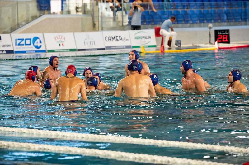 Polo: CSM Oradea, victorie în primul meci la turneul preliminar al Ligii Campionilor, pe care îl găzduieşte