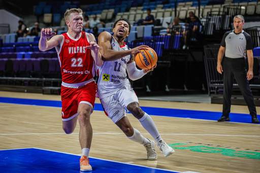 Baschet masculin: Vicecampioana CSM Oradea, eşec cu Salon Vilpas şi ratează dramatic grupele principale ale Ligii Campionilor