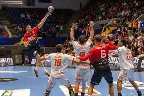 Handbal masculin: Campioana Dinamo Bucureşti, victorie în deplasare cu vicecampioana HC Buzău