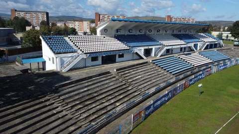 Începe demolarea Stadionului "Corvinul". Valoarea contractului pentru demolare este de 1,5 milioane de lei fără TVA