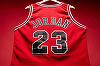Baschet – NBA: Un tricou de joc al lui Michael Jordan a fost vândut cu 14 milioane de dolari