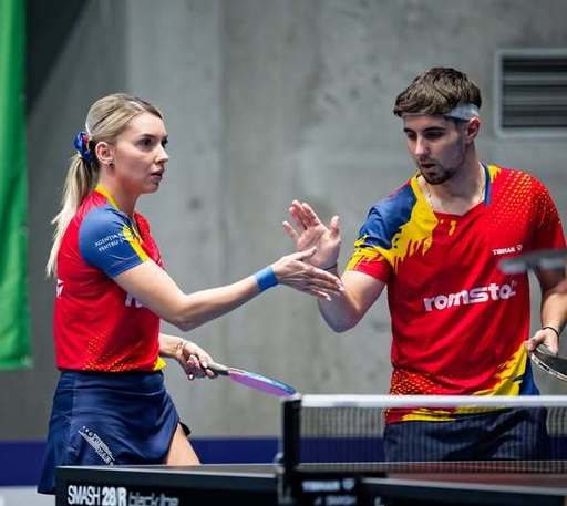 Tenis de masă: Eduard Ionescu şi Bernadette Szocs s-au calificat în semifinale la dublu mixt, la CE din Slovenia