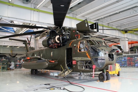 COMUNICAT DE PRESĂ: Airbus a câştigat un contract pentru modernizarea a 26 de elicoptere tip CH-53 din dotarea Forţelor Armate Germane. Prin managementul uzurii componentelor, durata de operare a flotei se va extinde cel puţin până în anul 2030