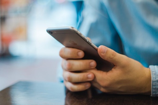 COMUNICAT DE PRESĂ: 5 sfaturi ESENŢIALE pentru îngrijirea telefonului