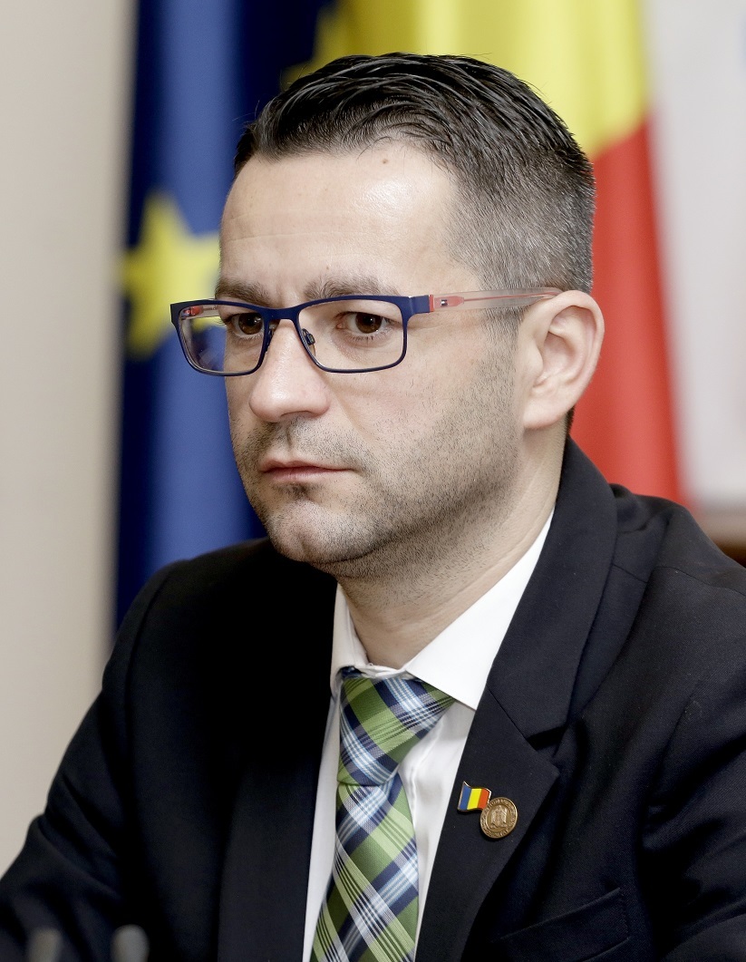 COMUNICAT DE PRESĂ: PMP - Jos labele extremiste de pe tricolorul românesc!