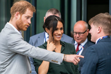 COMUNICAT DE PRESĂ: Meghan Markle este celebritatea care s-a îmbrăcat cel mai bine în 2019! Află cum îi poţi copia stilul!
