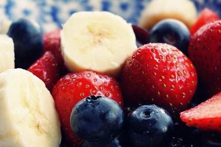 COMUNICAT DE PRESĂ: 10 alimente bogate în antioxidanţi şi moduri prin care să le introduci în dieta ta