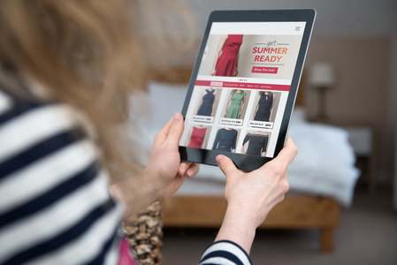 COMUNICAT DE PRESĂ: Cum alegi corect marimea hainelor in cumparaturile online