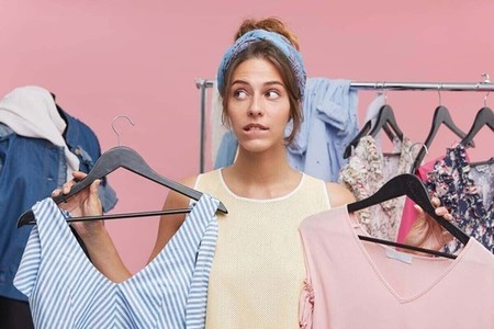 COMUNICAT DE PRESĂ: TOP 7 articole vestimentare şi accesorii pe care trebuie să le ai în garderobă pentru lunile de vară