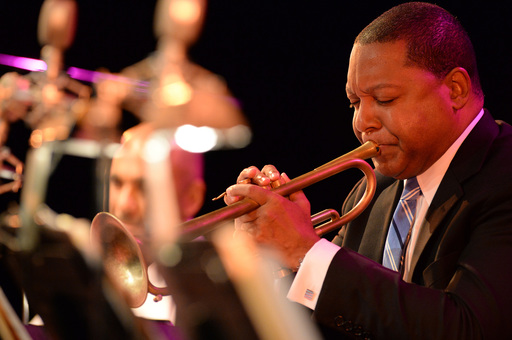 COMUNICAT DE PRESĂ: Premieră în România, la Întâlnirile JTI Wynton Marsalis şi Jazz at Lincoln Center Orchestra, concert extraordinar la Sala Palatului