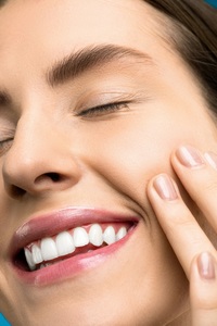 COMUNICAT DE PRESĂ: Poti beneficia de un implant dentar in doar 24 de ore! Afla cum!
