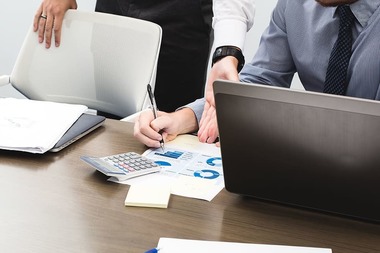 COMUNICAT DE PRESĂ: Vrei sa urmezi cursuri de vanzari? Iata cum sa analizezi oferta, inainte sa alegi!