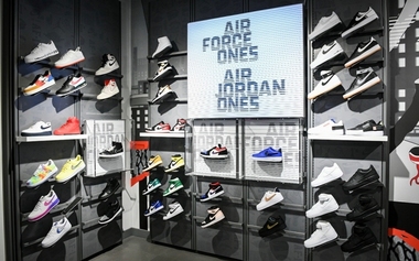 Foot Locker intră pe piaţa din România şi deschide primul magazin în AFI Cotroceni