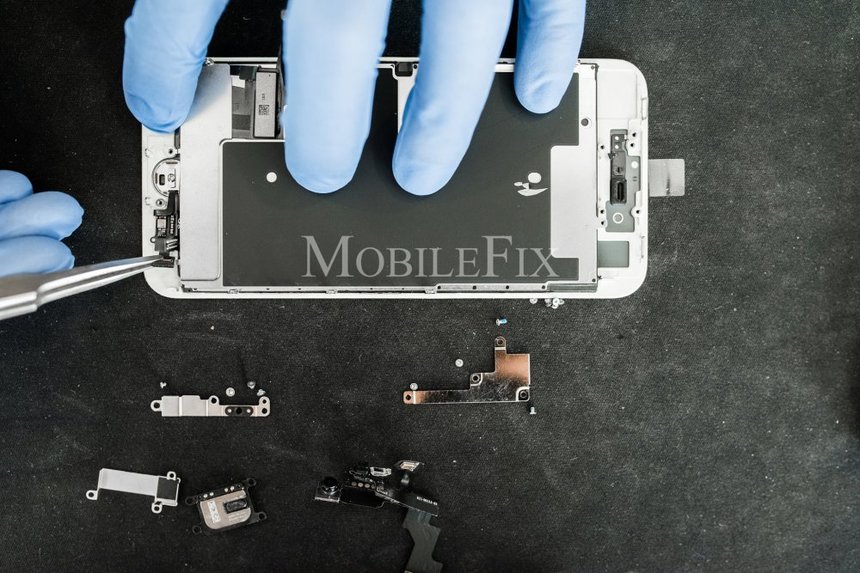 COMUNICAT DE PRESĂ: Un iPhone reparat nu un motiv să cumpăraţi alt smartphone. MobileFIX repară impecabil!