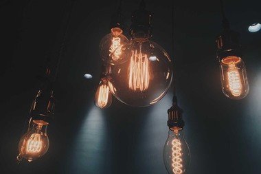Tu ştii cum să sporeşti eficienţa energetică în propria locuinţă? Recomandări pentru a economisi consumul de energie