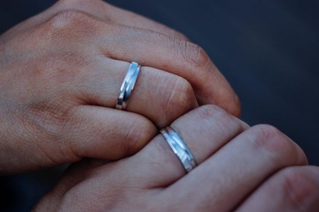 COMUNICAT DE PRESĂ: Surprinde-ţi soţia la nunta de argint - prilej de celebrare a iubirii şi a familiei