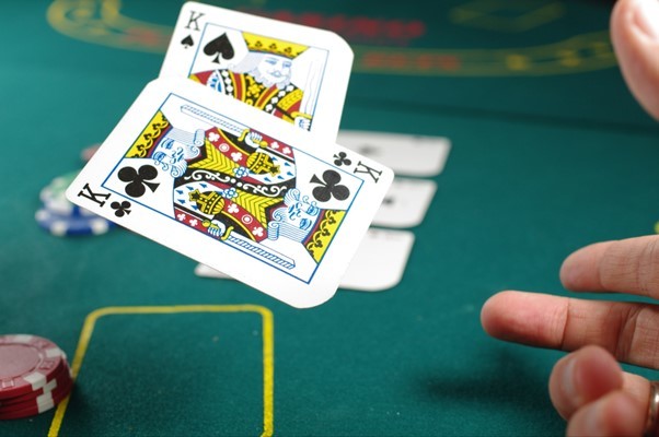COMUNICAT DE PRESĂ: Cele mai importante elemente de care trebuie să ţii cont când începi să te joci la cazinou