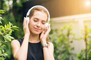 COMUNICAT DE PRESĂ: Accesorii pentru smartphone: Top 3 criterii importante de care sa tii cont atunci cand iti alegi perechea potrivita de casti!