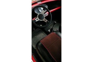 COMUNICAT DE PRESĂ: Ţi-ai cumpărat recent o maşină? Descoperă 3 lucruri utile în care să investeşti pentru automobilul tău