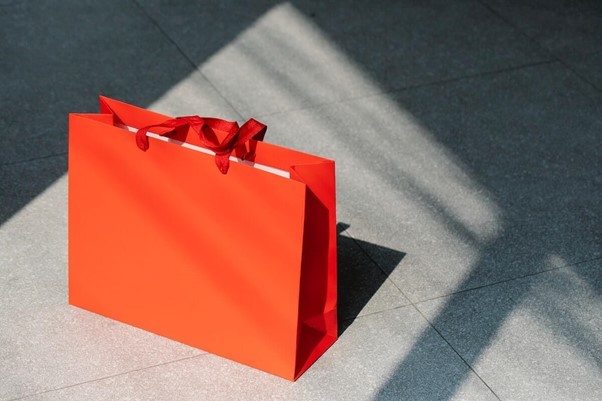 COMUNICAT DE PRESĂ: Trei tipuri de cadouri pe care i le poţi face şefului tău