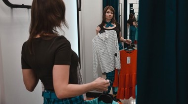COMUNICAT DE PRESĂ: Ce trebuie să conţină garderoba de iarnă a unei pasionate de modă